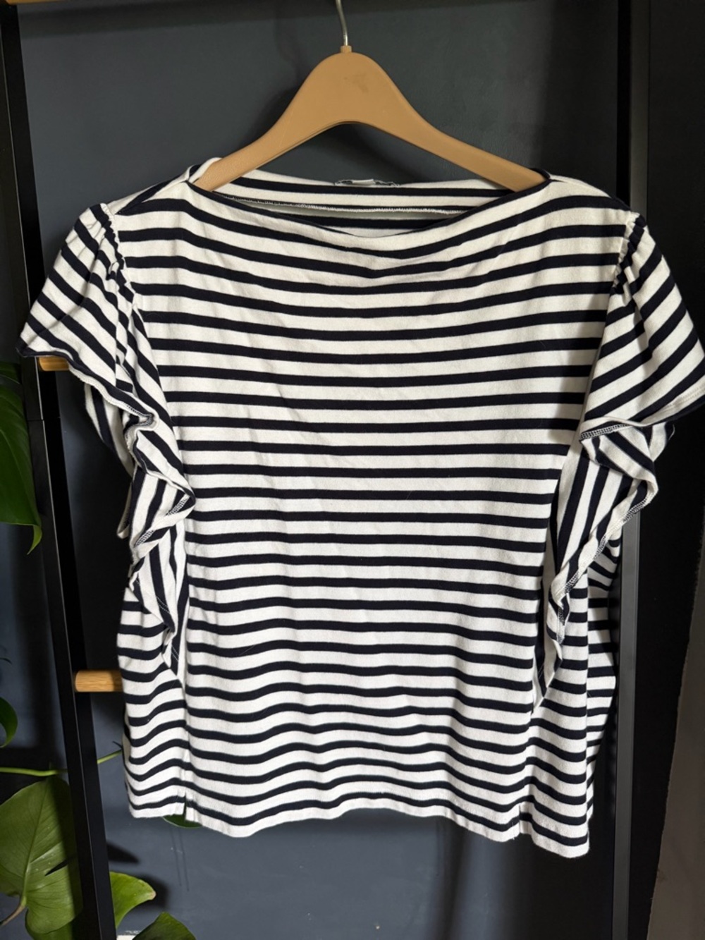 Free Assembly Striped Ruffle Sleeve Top – Navy & White – XL
